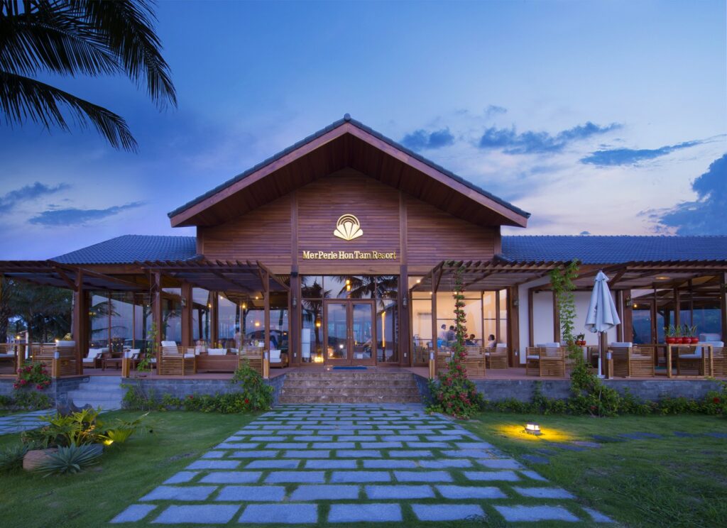 Merperle-Hòn-Tằm-Resort-7