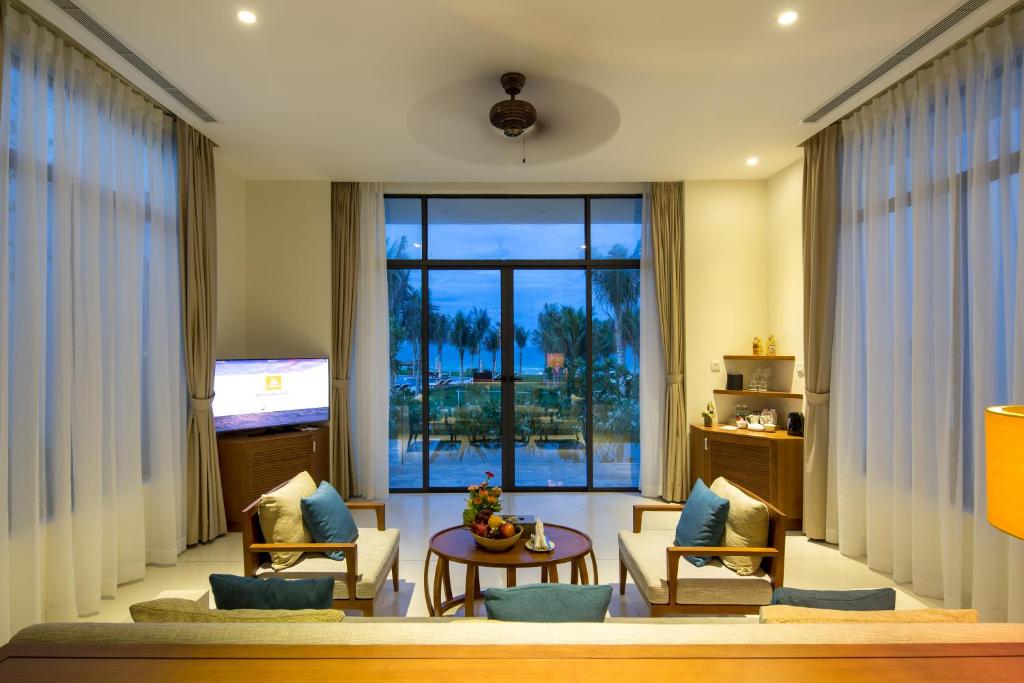 Cam-Ranh-Riviera-Beach-Resort-14