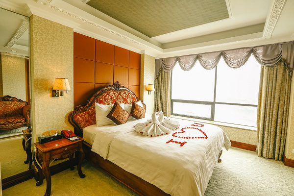 the-vissai-hotel-ninh-binh-suite-1