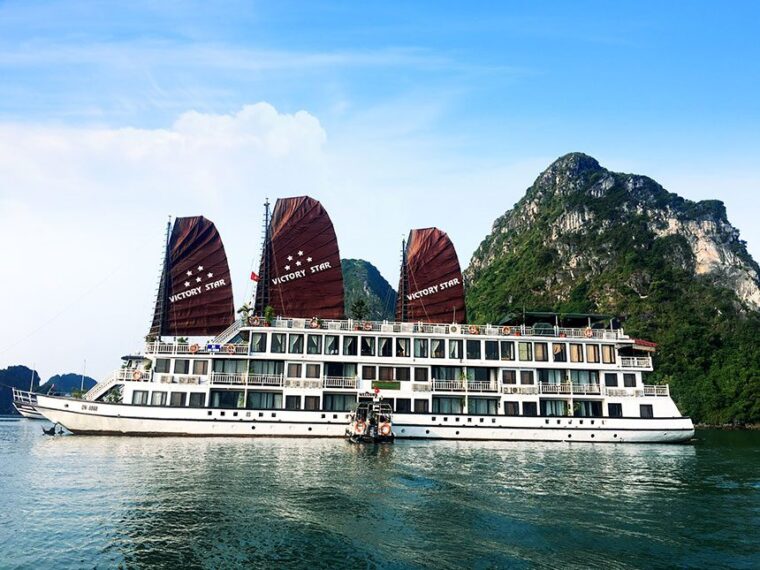 Dịch vụ cho thuê du thuyền 5 * Victory Star Cruises- Tổ chức tiệc cuối năm chỉ từ 2.600.000/người