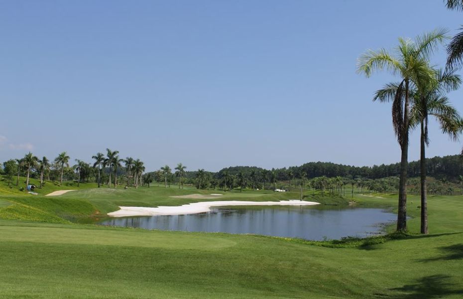 sân-golf-trang-an-ninh-binh-4