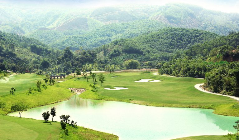 Hilltop Valley Golf Club Hòa Bình2